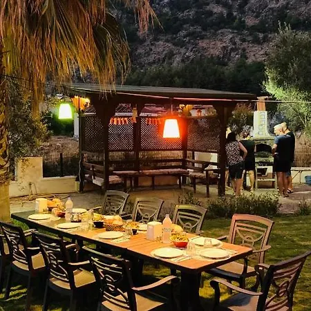 ベッド・アンド・ブレックファスト Bybassios 3*