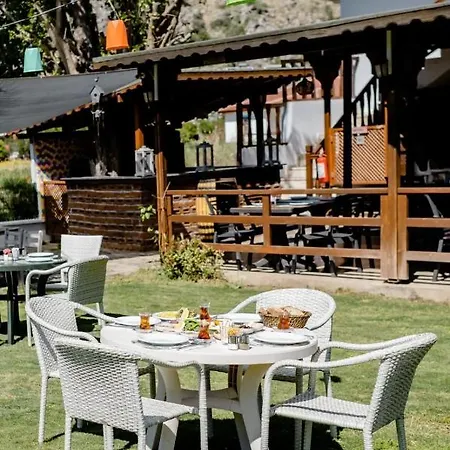 Alojamento de Acomodação e Pequeno-almoço Bybassios 3*