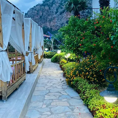 Bybassios Bed & Breakfast 3*